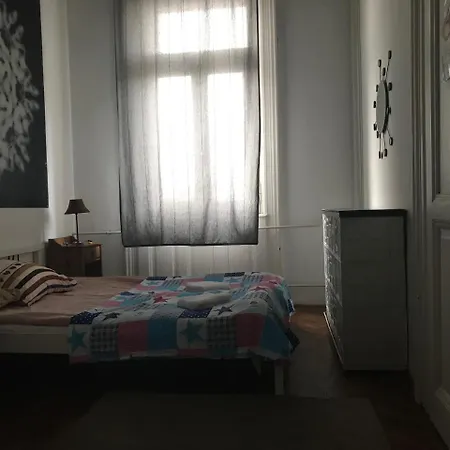 Royal Hostel Nimrod בית הארחה