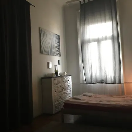 Royal Hostel Nimrod 2* Budapešť